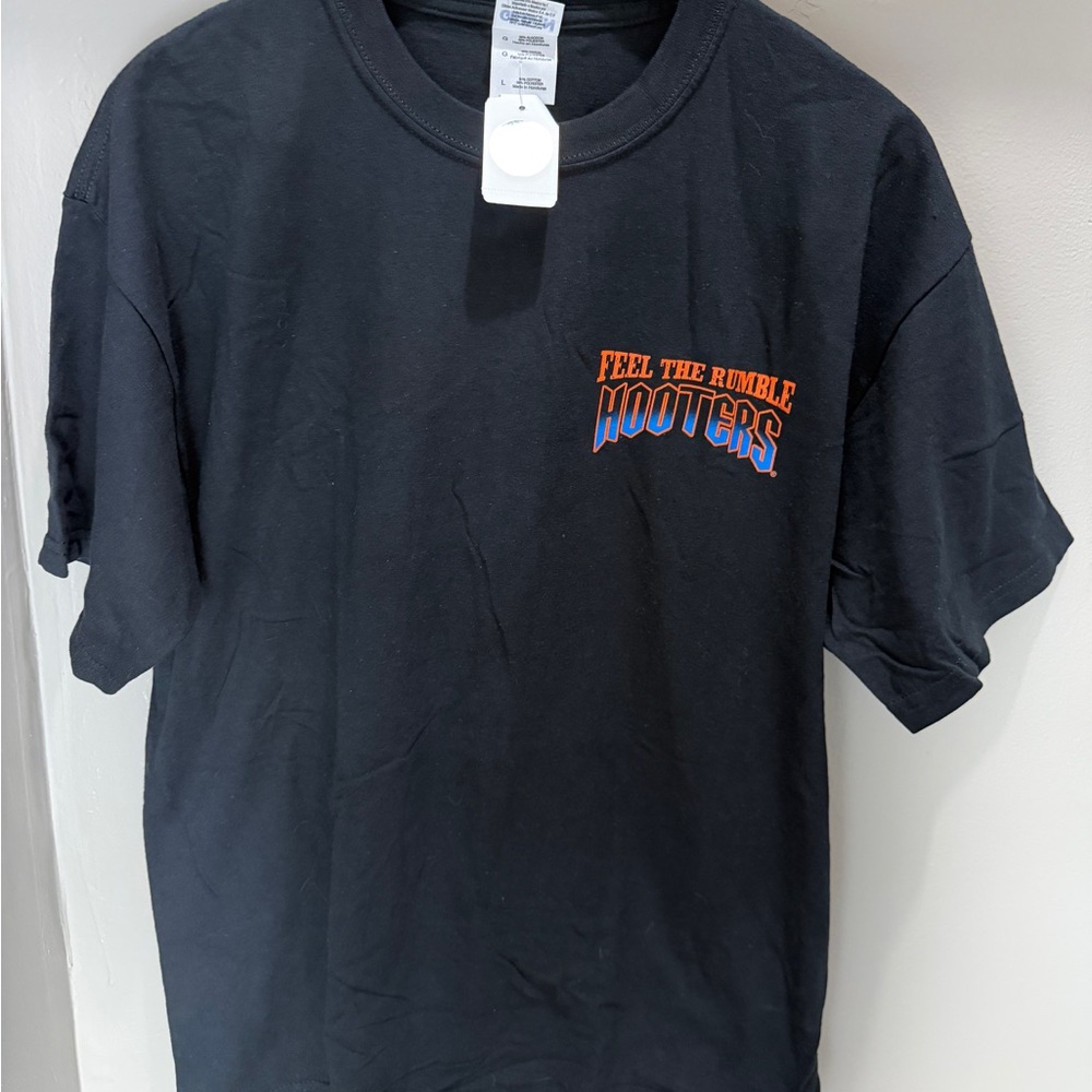 Vintage Hooters Shirt